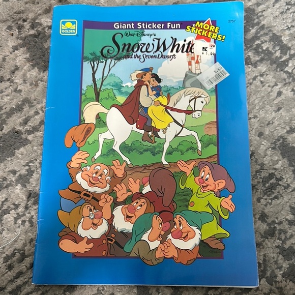 Snow White and the Seven Dwarfs Sticker Book - Picture 1 of 1